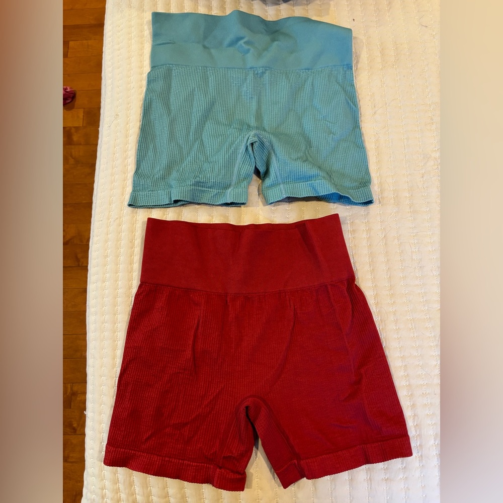 Seamless Ribbed Biker Shorts - Red and Blue